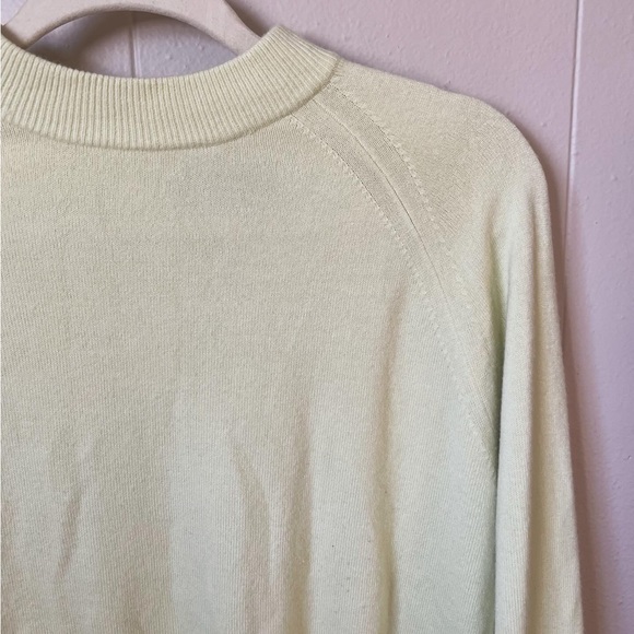 Light yellow/green sweater - Picture 4 of 4